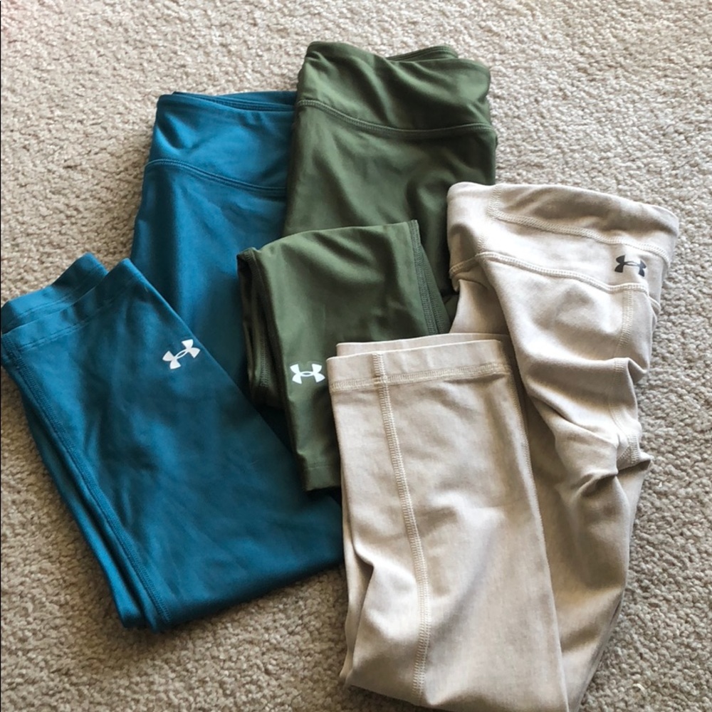 💥3 PAIR of Under Aurmor cropped leggings 💥